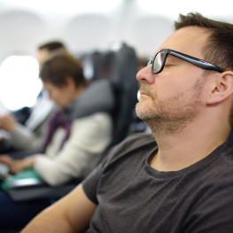 10 pomysłów na nudę w samolocie 